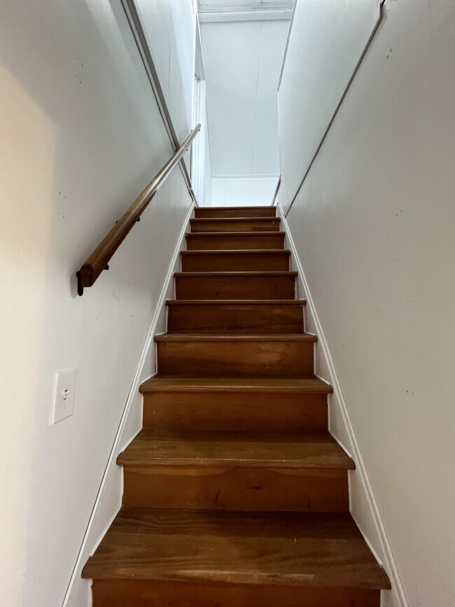 Building Photo - 2235 Middle St