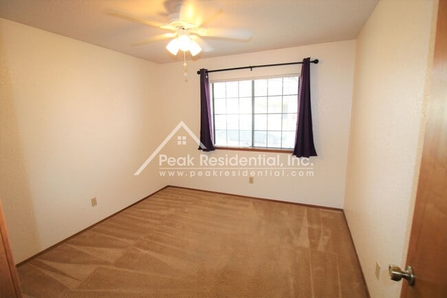 Building Photo - Wonderful Orangevale 4bd/2ba Home with 2 Car Garage!