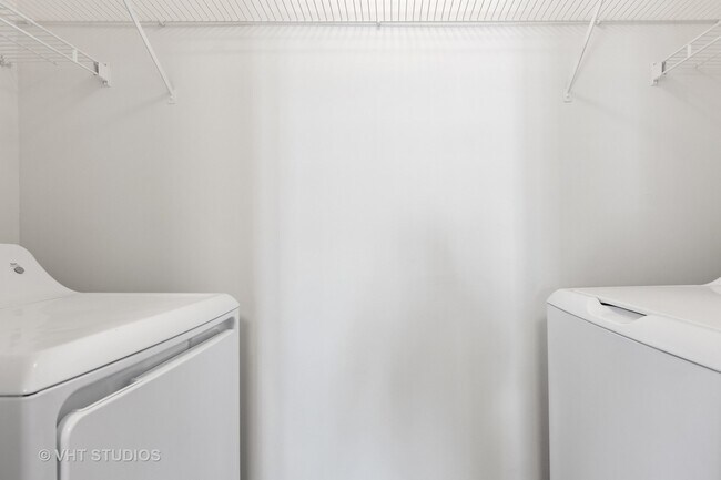 Building Photo - 406 Mozart Ct