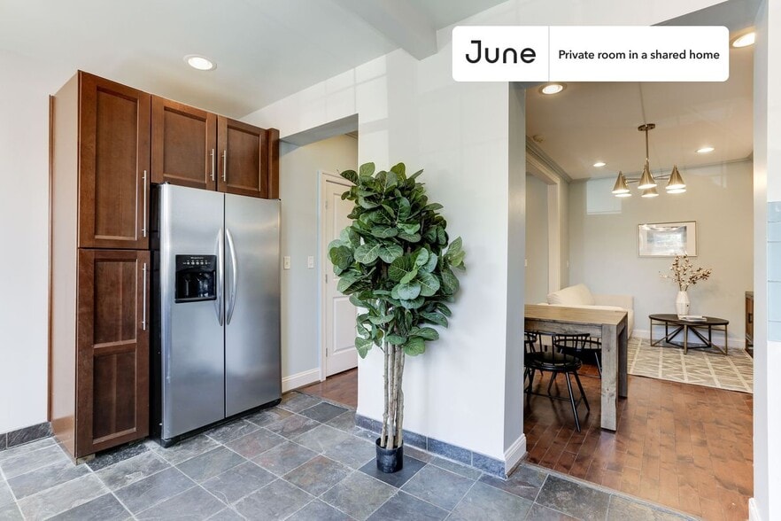 Building Photo - Room in Shared 5 bed/3.5 bath home in Capitol Hill