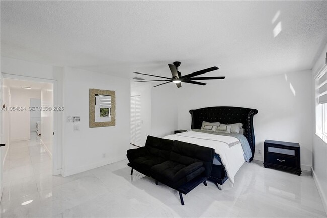 Building Photo - 1367 Camellia Cir