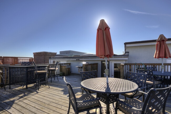 Building Photo - 1417 Chapin St NW