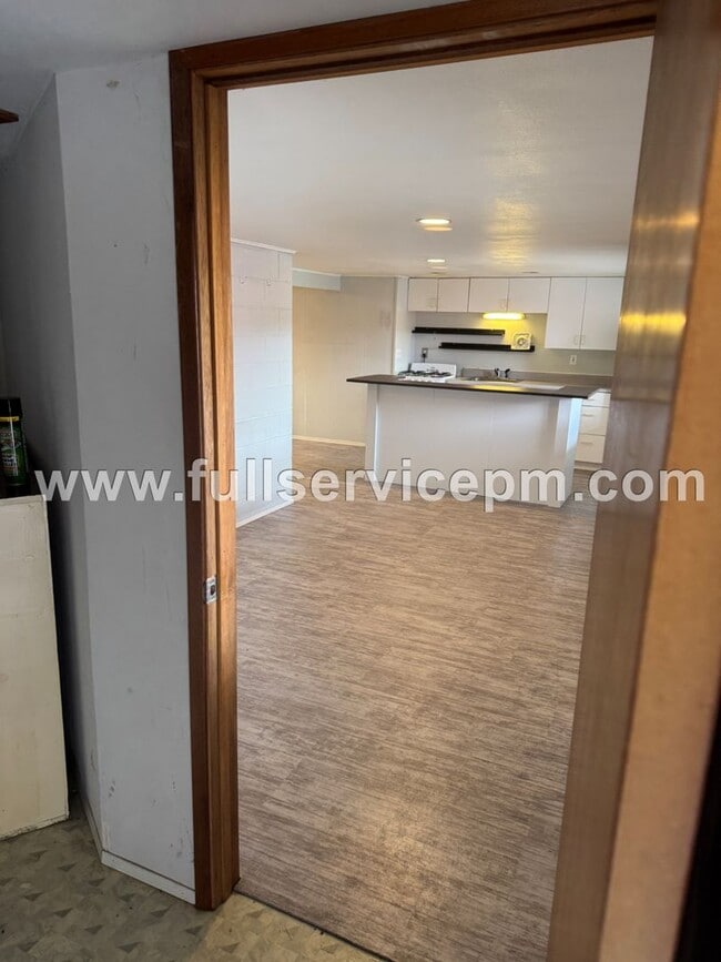 Building Photo - Lower basement studio unit in a house