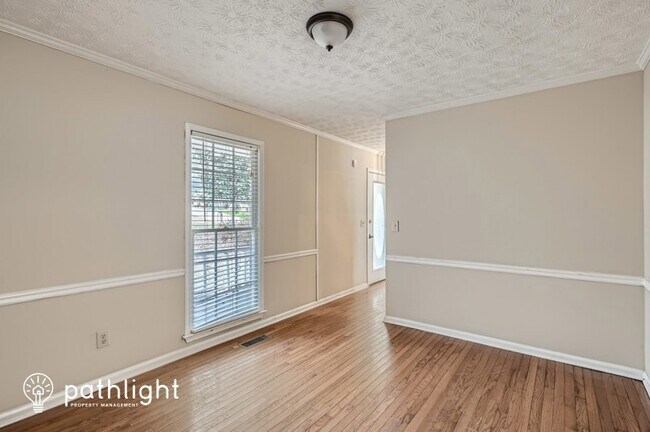 Building Photo - 3740 Glade Ave