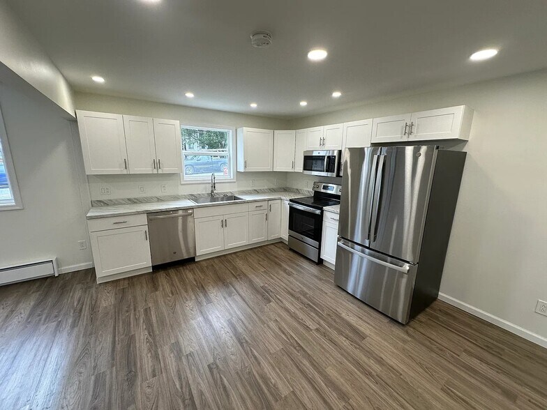 Building Photo - 106 Saint John St