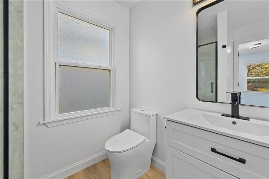 Building Photo - 1728 Wayland Cir NE