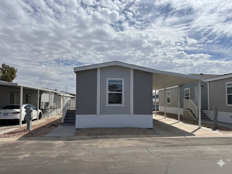 Building Photo - 3601 E Wyoming Ave