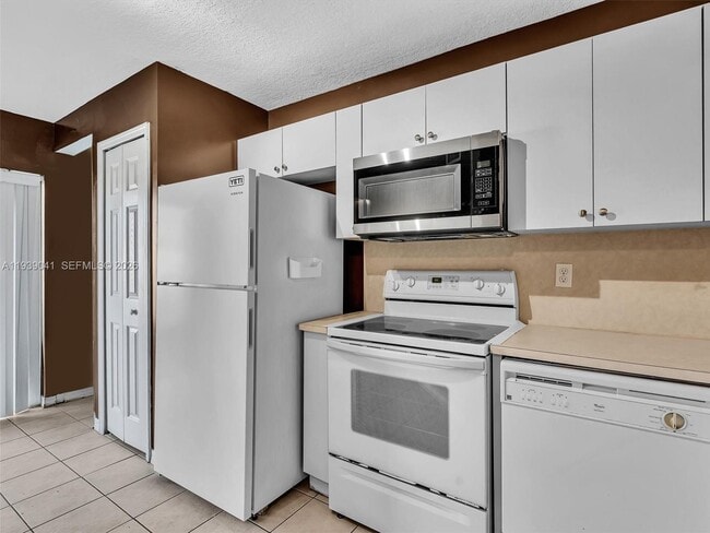 Building Photo - 1271 SE 28th Ct