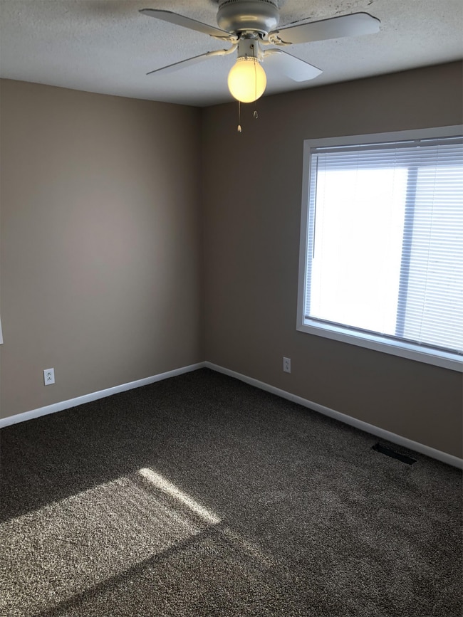 Building Photo - 2004 Spencer St