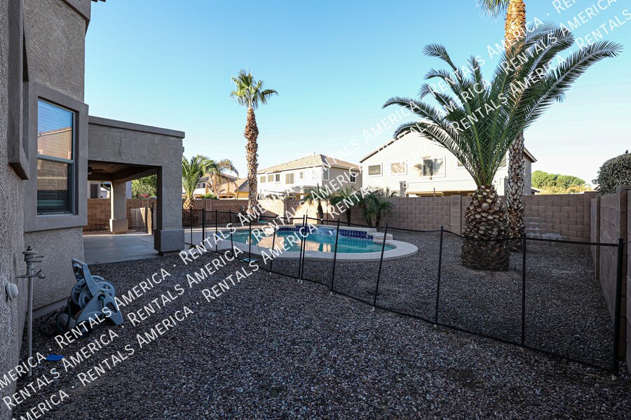 Building Photo - 14958 W Cameron Dr