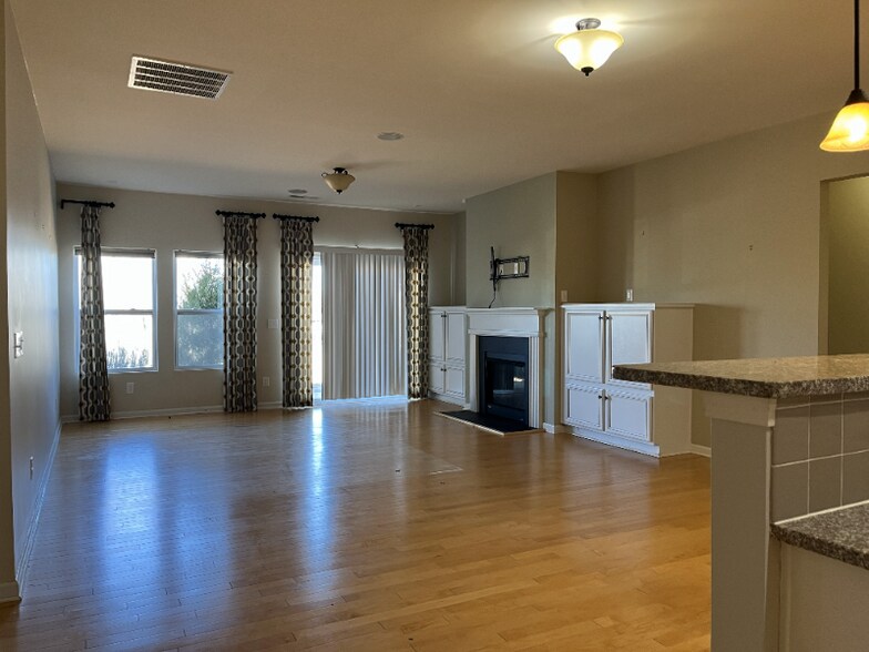 Building Photo - 105 E Neel Ranch Rd