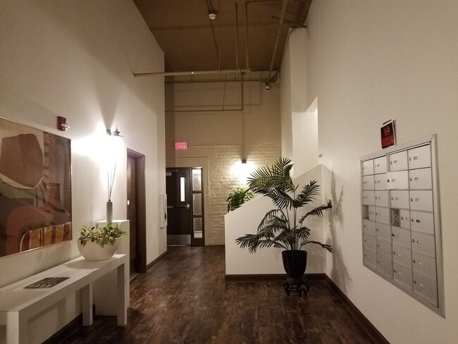 Building Photo - 2 bedroom 2 bath furnished - first floor unit
