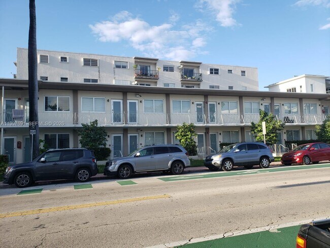 Building Photo - 1601 Meridian Ave