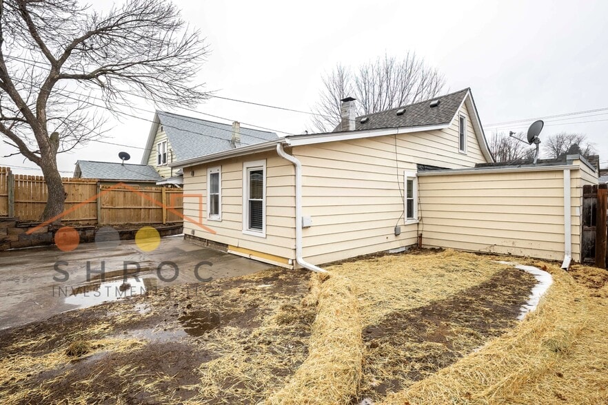 Building Photo - 1139 S 55th St