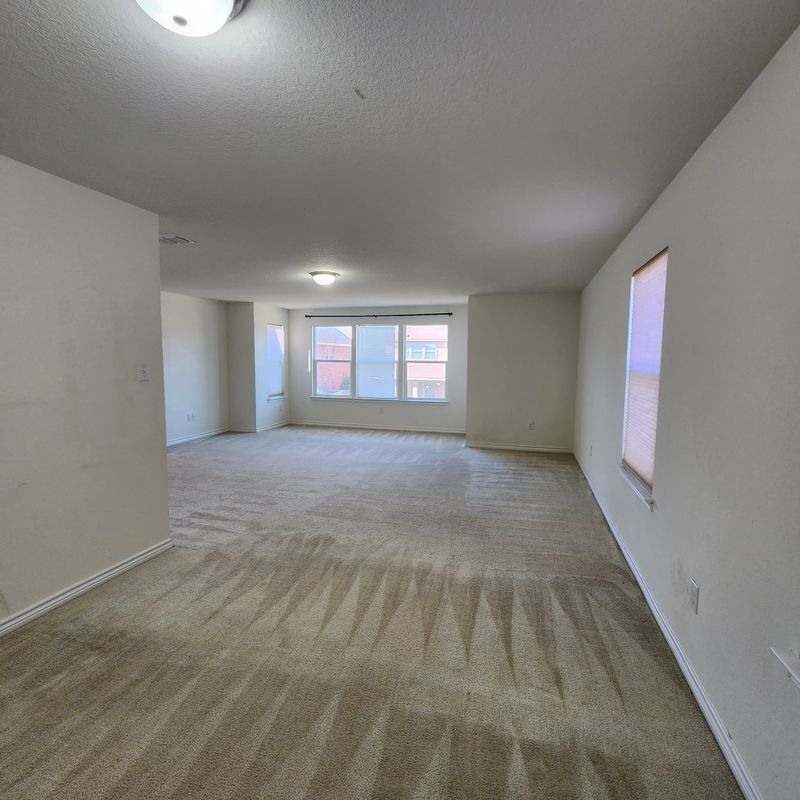 Building Photo - 330 Anchor