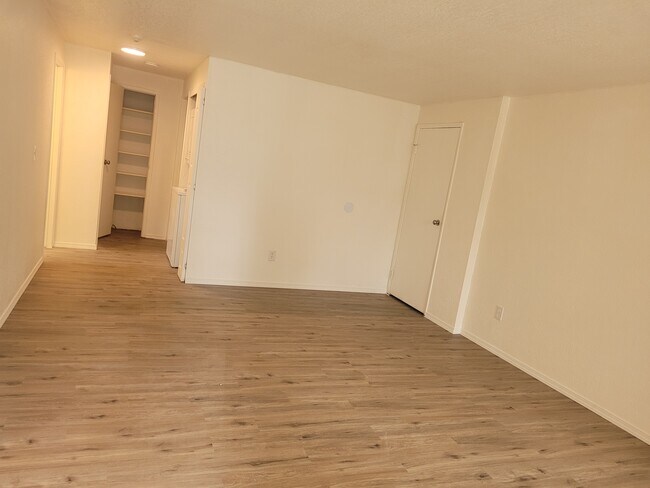 Building Photo - 18320 Hurst Rd