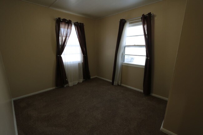 Building Photo - 2408-2410 Flint Hills Dr