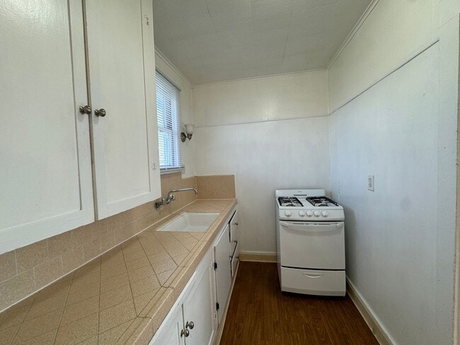 Building Photo - 319 San Emidio St
