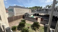 Building Photo - 2006 Sul Ross St