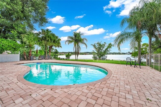 Building Photo - 6659 Lake Cane Dr