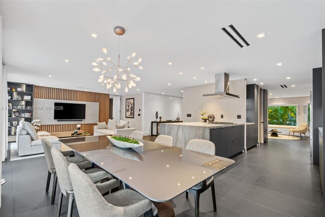 Building Photo - 4800 Bay Point Rd