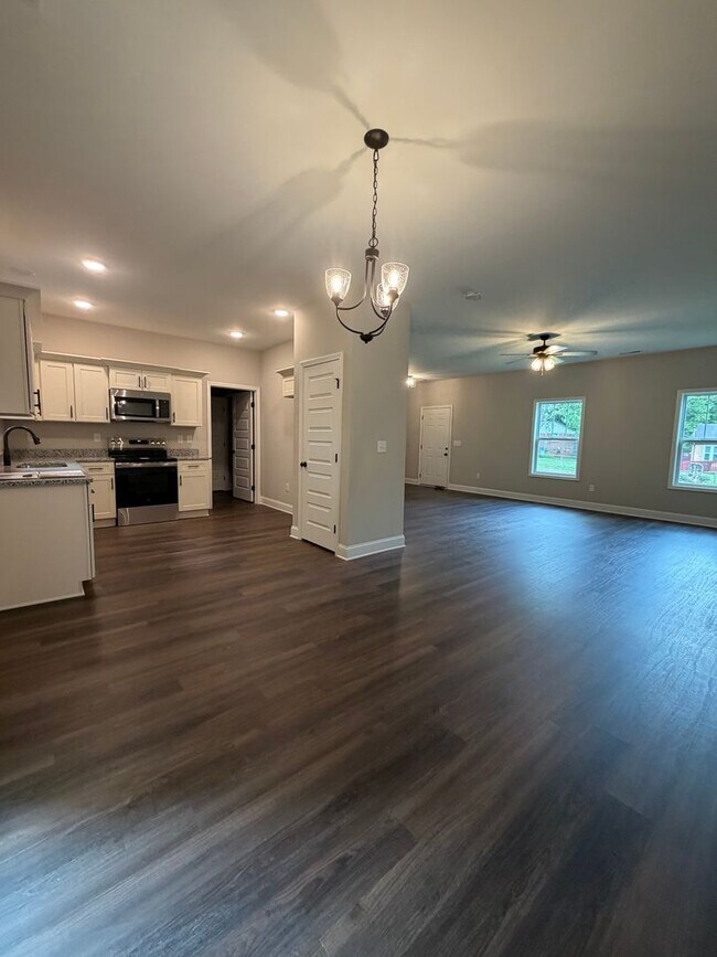 Building Photo - 1711 Golf Club Ln NW