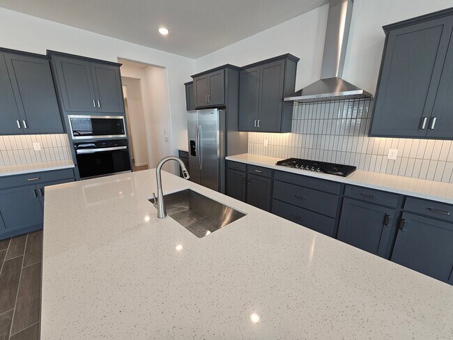 Building Photo - Wonderful new build with family fun amenities