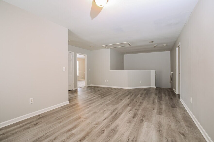 Building Photo - 1303 Cricket Ridge Dr