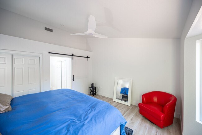 Building Photo - Sun CIty Summerlin 55+, Highly Upgraded, S...