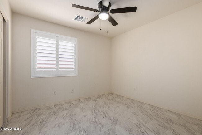 Building Photo - 4410 N 124th Ave