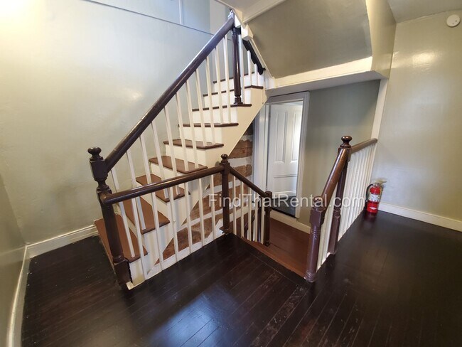 Building Photo - Spacious 1790s Gem in downtown Carlisle: Pet-Friendly, Fenced Yard, Laundry, Screened Porch, Near...