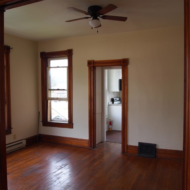 Building Photo - 49 S Howell St
