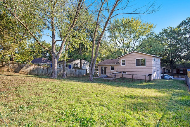 Building Photo - 8420 N Virginia Ave