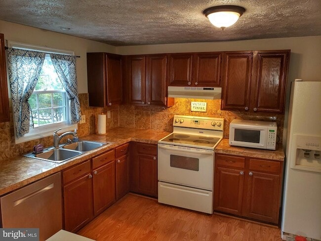 Building Photo - 7109 Upper Mills Cir