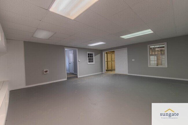Building Photo - 11319 Harding Rd