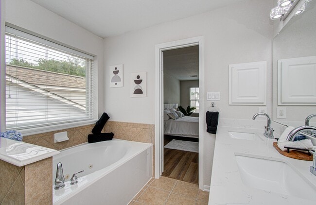 Building Photo - 21106 Machall Manor Ct