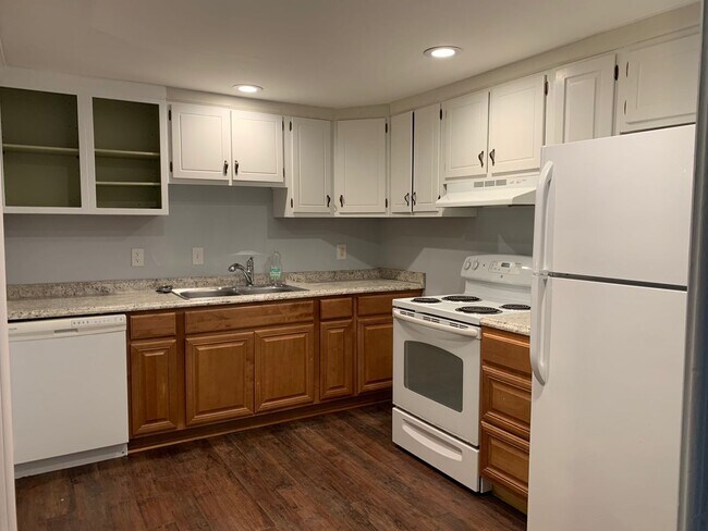 Building Photo - 908 Buchanan Dr