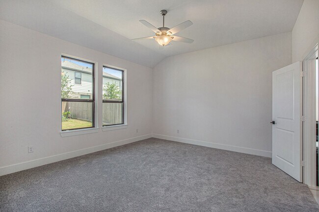 Building Photo - 15018 Bonham Shore Dr