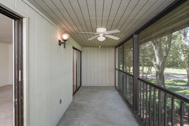 Building Photo - 10 Cristina Ct