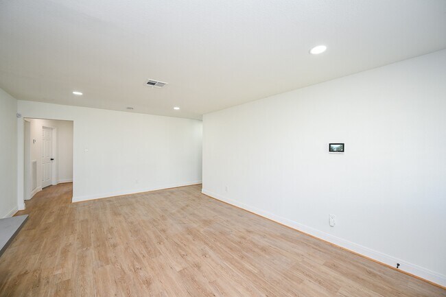 Building Photo - 4710 Hershe St