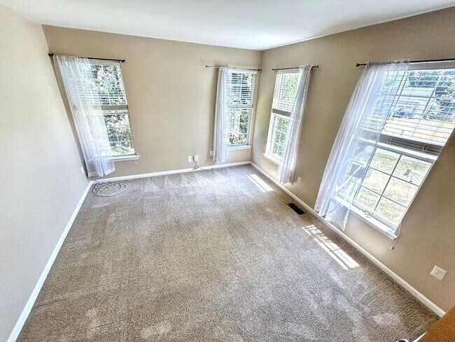 Building Photo - 3704 Thomasson Crossing Dr