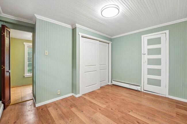 Building Photo - 21567 Starrett Hill Dr