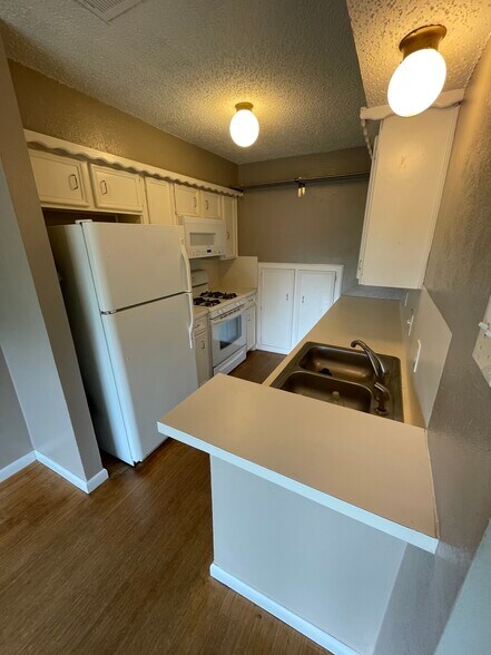 Building Photo - 2608 Carnarvon Ln