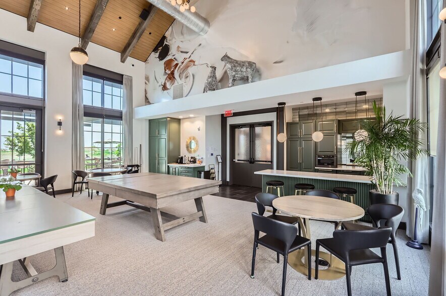 Building Photo - 6348 Deerfoot Dr
