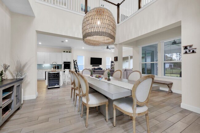 Building Photo - 2839 Montilla Dr