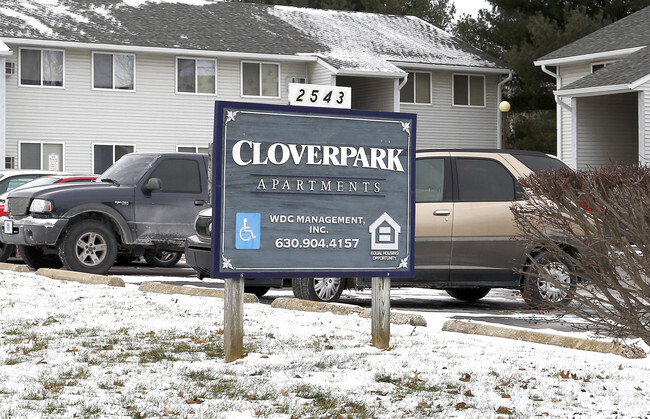 Building Photo - Clover Park Apartments