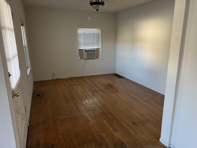 Building Photo - 576 Military E