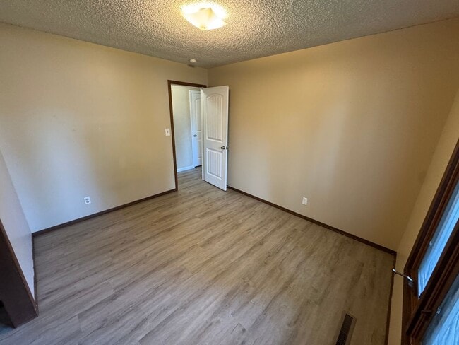Building Photo - Beautiful  Home in Southeast Springfield