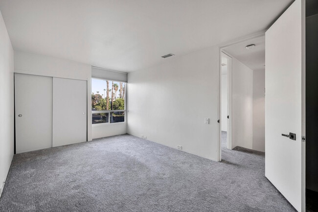 Building Photo - 2521 N Whitewater Club Dr