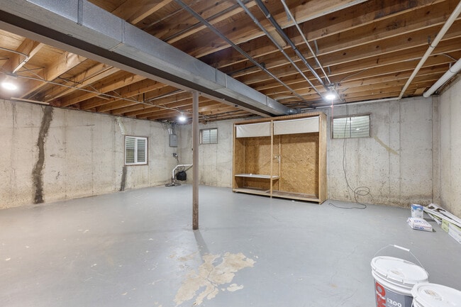 Building Photo - 135 Encina Dr